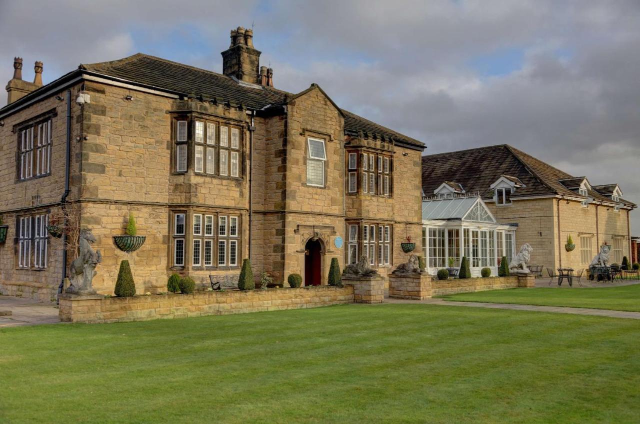 Rogerthorpe Manor Hotel Pontefract Exterior photo